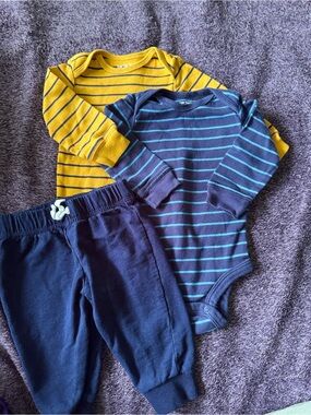 NWOT Carter's Baby Boys Long Sleeve Onesies & Pant Set - Yellow & Navy, 6M
